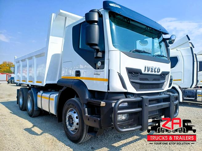 2020 IVECO TRAKKER 440 10 CUBE TIPPER #11314